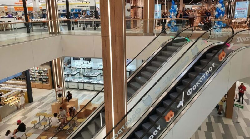 trafik torgovelnyh obyektiv u kyyevi za rik znyzyvsya na tretynu 1 | 1