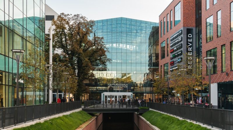 непи роккасл прыдбала трц форум гданьск за 250 миллионов евро | 3