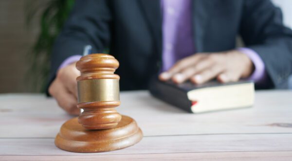 У-Миколаєві-знесуть-незаконно-збудований-ТЦ-на-комунальній-землі