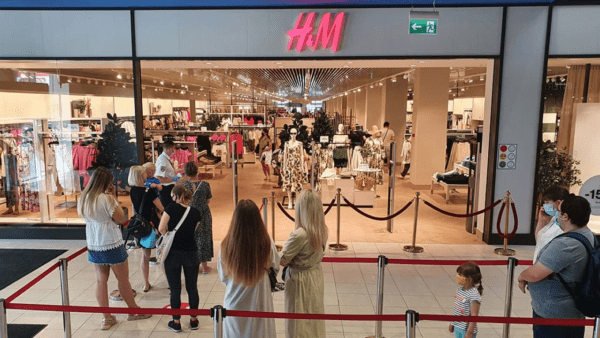 Останній-київський-магазин-H&m-відновив-роботу-в-ТРЦ-Dream