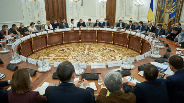 Кабмін-скасував-обмеження-розрахунків-за-імпорт-товарів-і-послуг