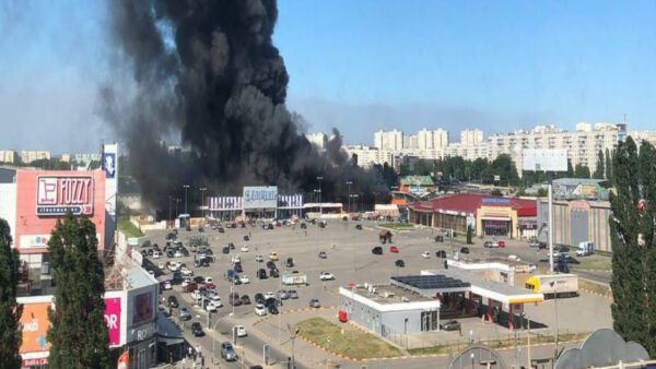 Ворог-знищив-ТЦ-Епіцентр-у-Харкові,-загинули-люди