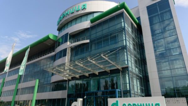 З-фармвиробників-у-ритейлери.-Дарниця-запускає-мережу-закладів-аптека-лікарня-по-всій-країні