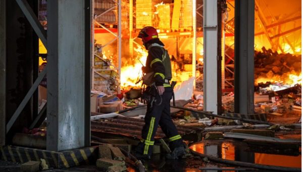 В-Одесі-зруйновано-склад-мережі-Таврія-В-(фото)-(2)