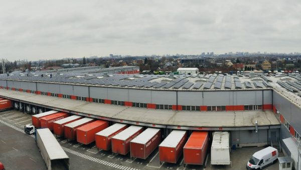 Інвестували-14-млн-грн.-Нова-пошта-побудувала-електростанцію-на-даху-центрального-термінала