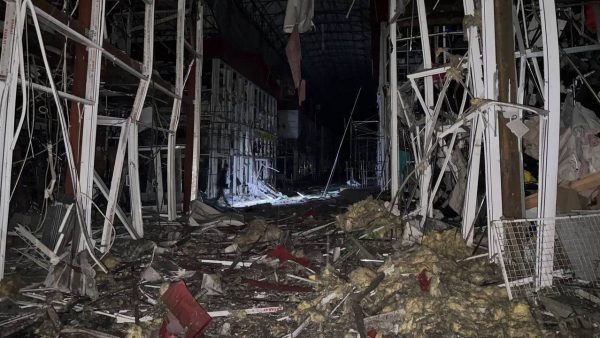 Найбільший-ринок-Європи-росіяни-знову-обстріляли-Барабашово-у-Харкові-(фото)