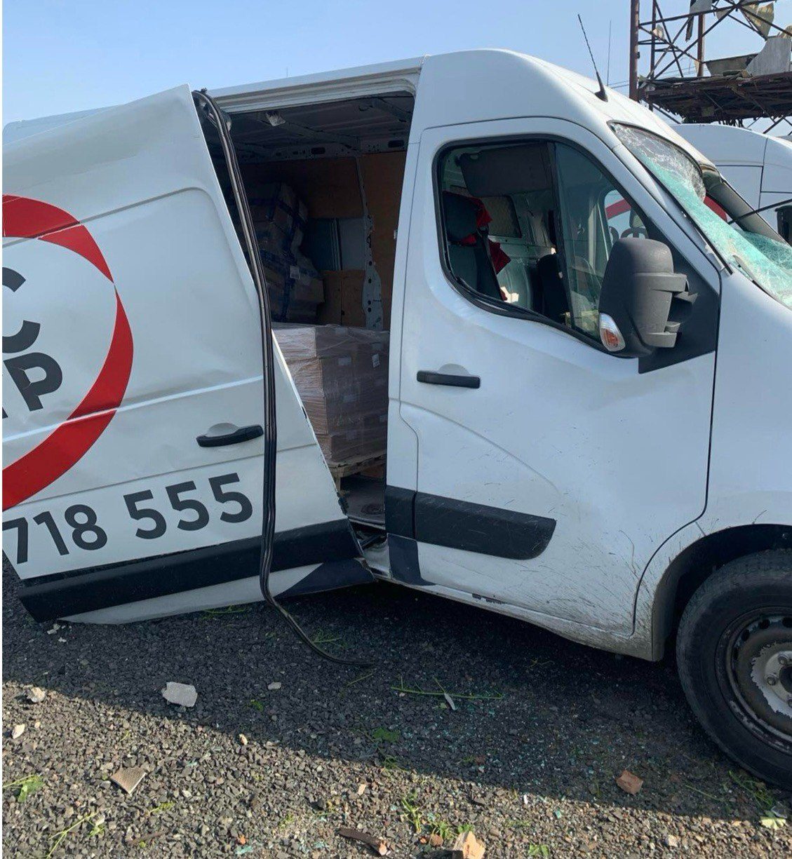 Мережа магазинів "Офіс Центр" втратила усі авто доставки у Луцьку внаслідок атаки рф 2 1 4 | 1