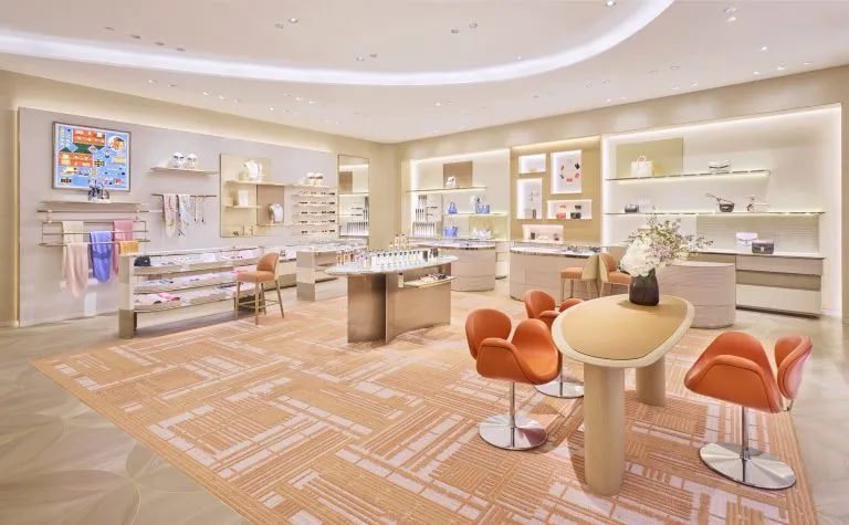 Louis Vuitton відкрив бутик у найбільшому аеропорту Нідерландів (фото) 2 louis vuitton 1 | 1