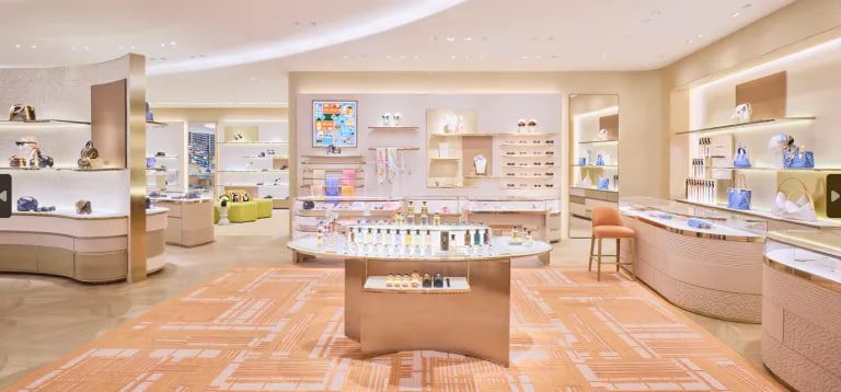 Louis Vuitton відкрив бутик у найбільшому аеропорту Нідерландів (фото) 3 louis vuitton 2 | 2