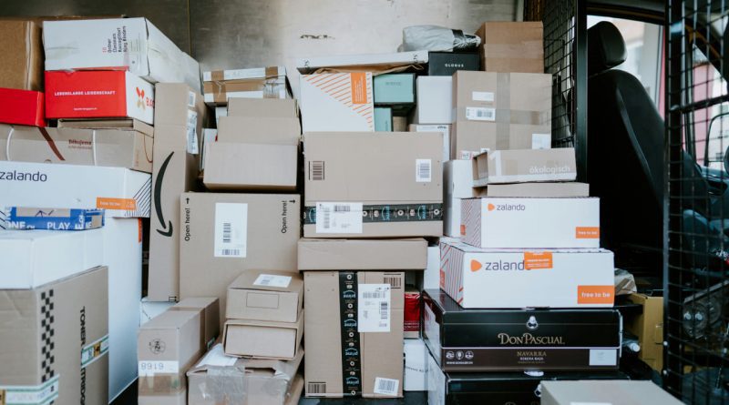 Удар по дешевим маркетплейсам: в США скасували безмитний ліміт для посилок “de minimis” 1 посилки