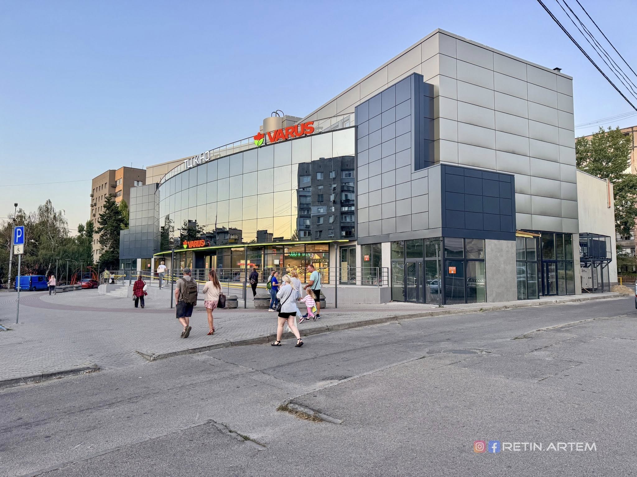 Старий кінотеатр у Дніпрі перетворили на новий ТЦ "Кіно" 2 558208991 25287032117569490 2496961532810923926 n | 1