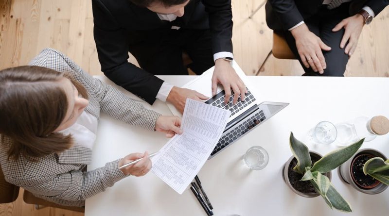 Понад 11 тис. компаній закрилися від початку року: скільки в середньому живе бізнес 1 бізнес