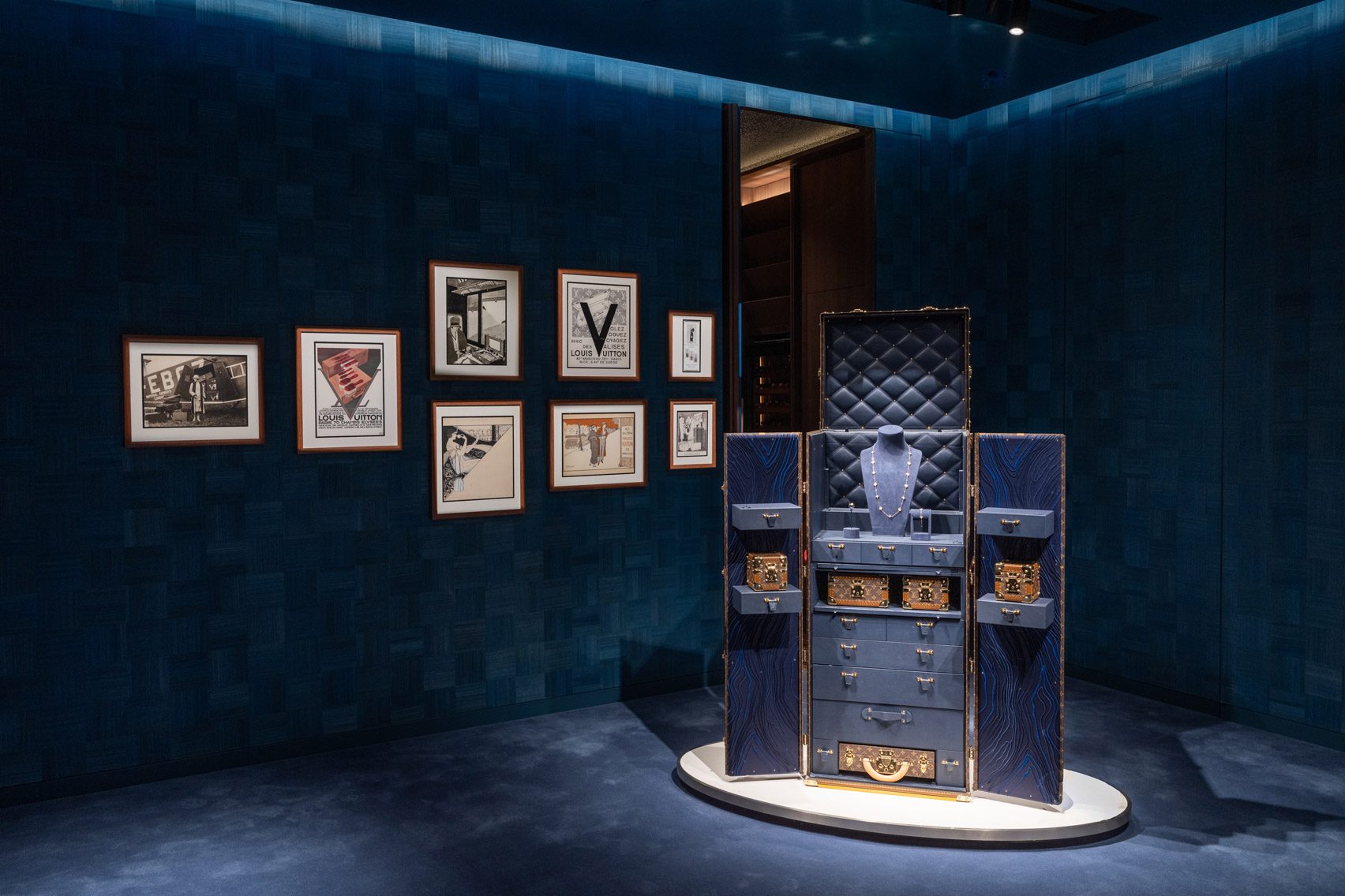 Jun-aoki-maison-louis-vuitton-sanlitun-beijing-china-facade-architecture-Dezeen-1704-Col-8