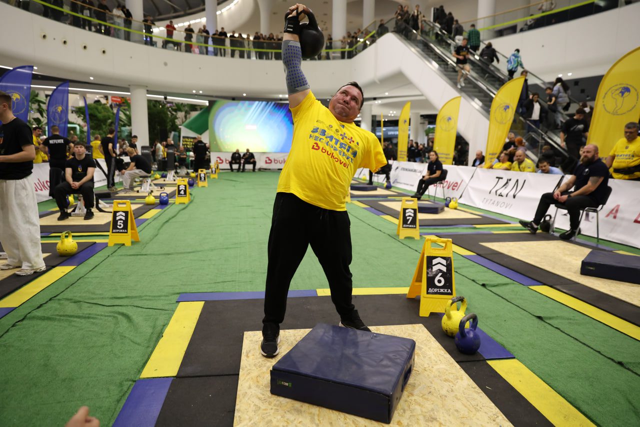У ТРЦ Respublika Park відбувся комплексний інклюзивний захід "Звитяга Нескорених" для ветеранів війни 3 photo 2025 12 01 16 17 58 | 2
