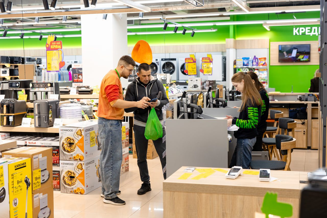 Мережа COMFY відкрила нові магазини у Житомирі та Чернівцях (фото) 2 Photo-2025-12-29-13-21-41-(2)