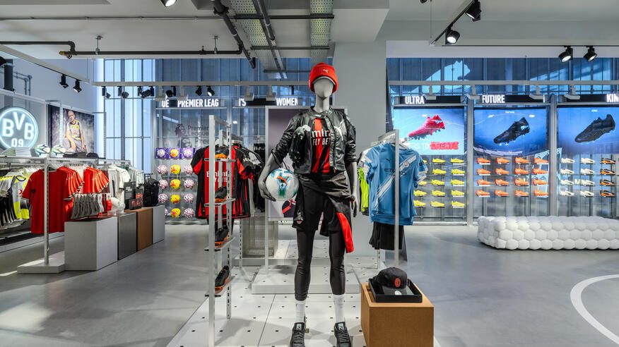 puma london flagship store football | 3