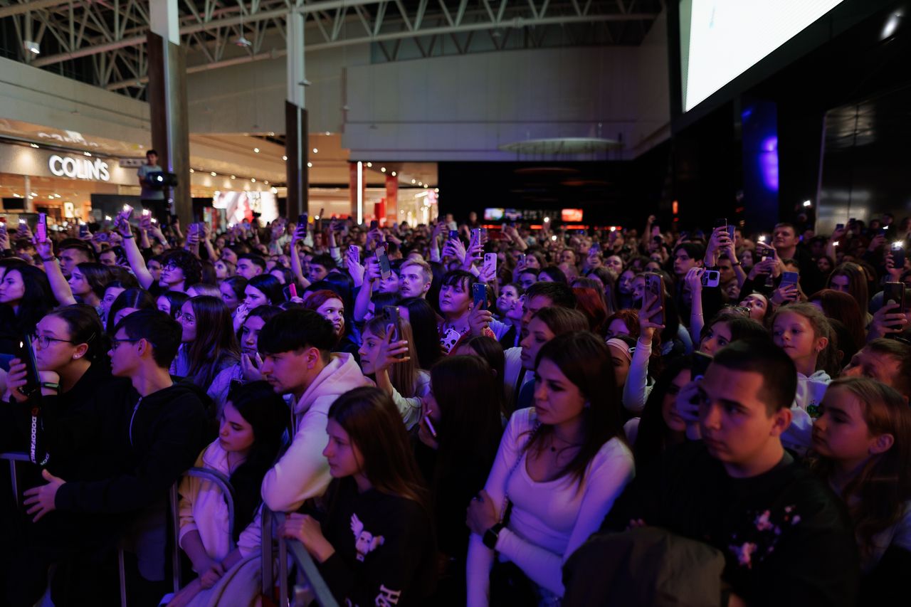 B-Mall Fest 2025 відбувся: тисячі відвідувачів, топові артисти та благодійні ініціативи у найбільшому ТРЦ країни — Blockbuster Mall 2 відвідувачі