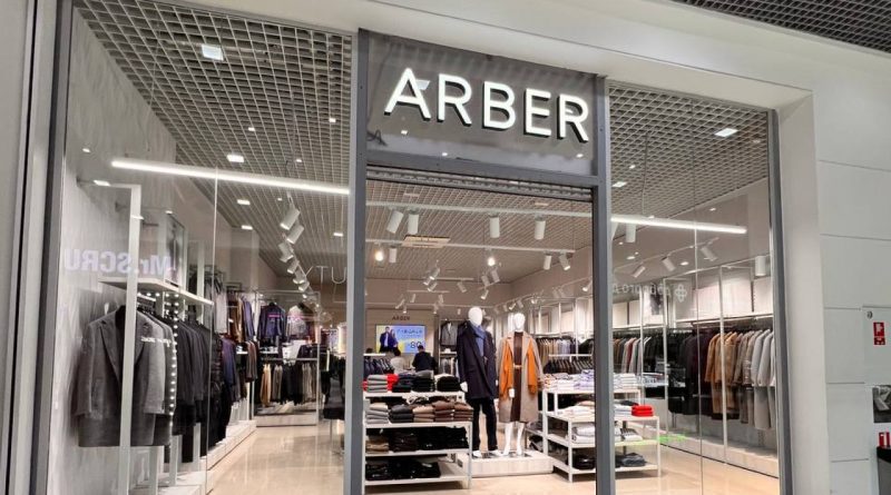 Український бренд ARBER відкриває оновлений магазин у львівському ТРЦ Victoria Gardens 1 Арбер
