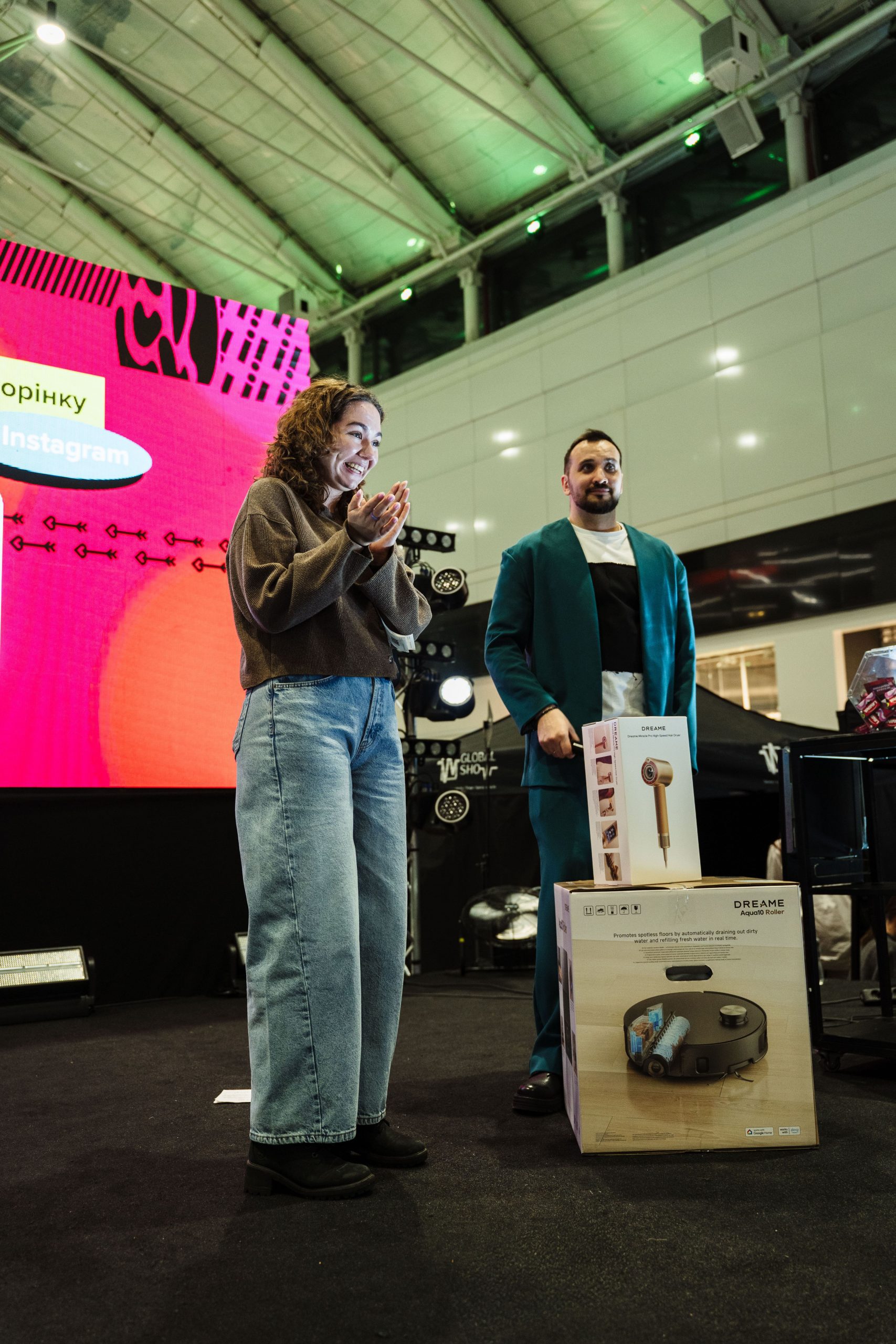 День закоханих у Lavina: актори "Тихої Нави", переможниця Нацвідбору на Євробачення, зізнання на екранах і виступ POSITIFF 4 Lavina-455