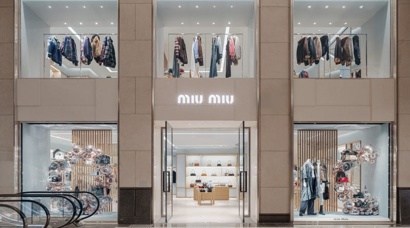 Miu Miu відкрив оновлений флагман у гонконгському ТРЦ Landmark (фото) 1 Miu-Miu