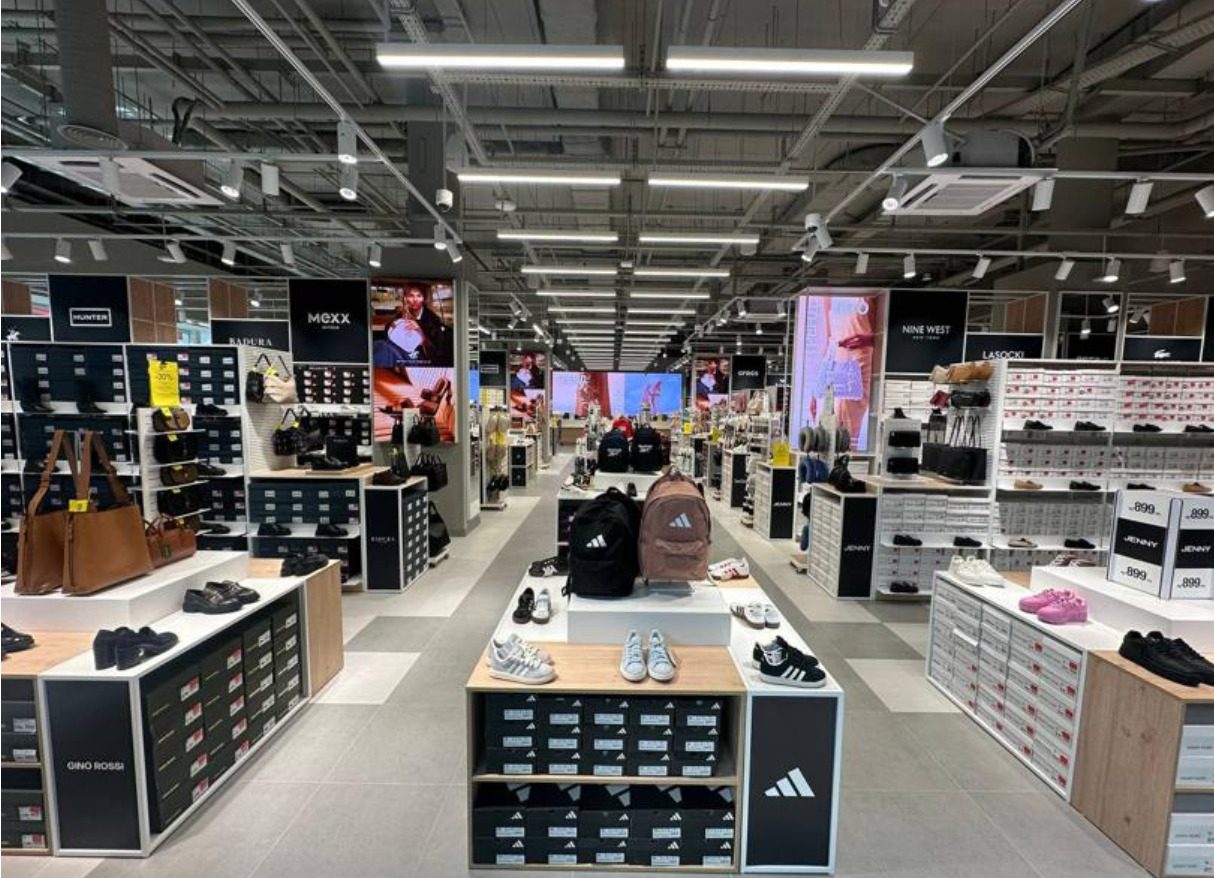 В ТРЦ А7 відкриються перші магазини ССС та HalfPrice в Івано-Франківську 5 Screenshot