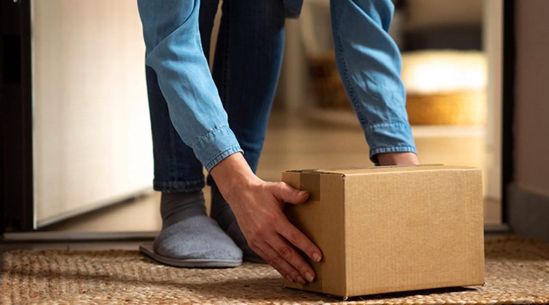 Одяг і павербанки в топі: скільки українці витратили взимку в іноземних інтернет-магазинах 1 магазин