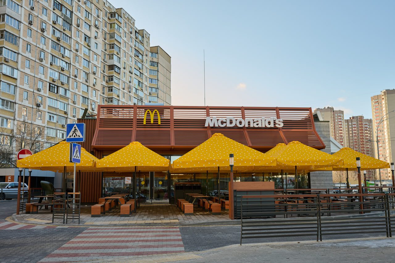 McDonald's відкрив новий ресторан на лівому березі Києва (фото) 5 mcdonalds 1 | 4