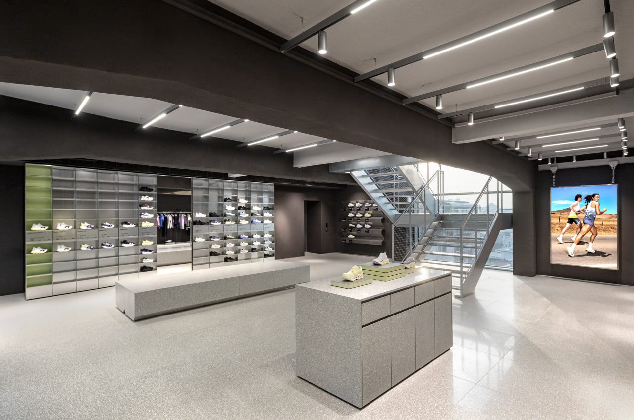 Швейцарський бренд On відкрив перший магазин у Кореї з біговим центром (фото) 2 on 1 | 1