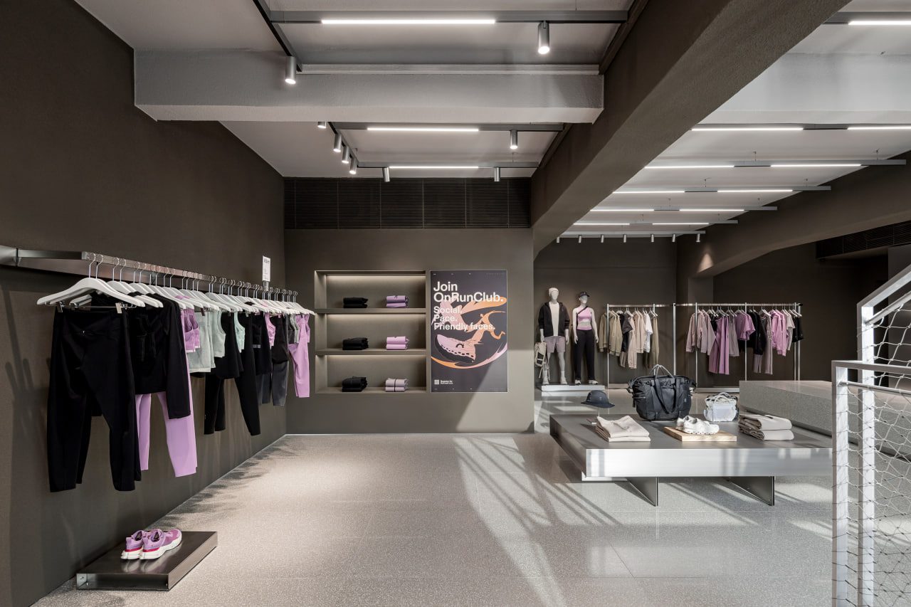 Швейцарський бренд On відкрив перший магазин у Кореї з біговим центром (фото) 4 on 3 | 3