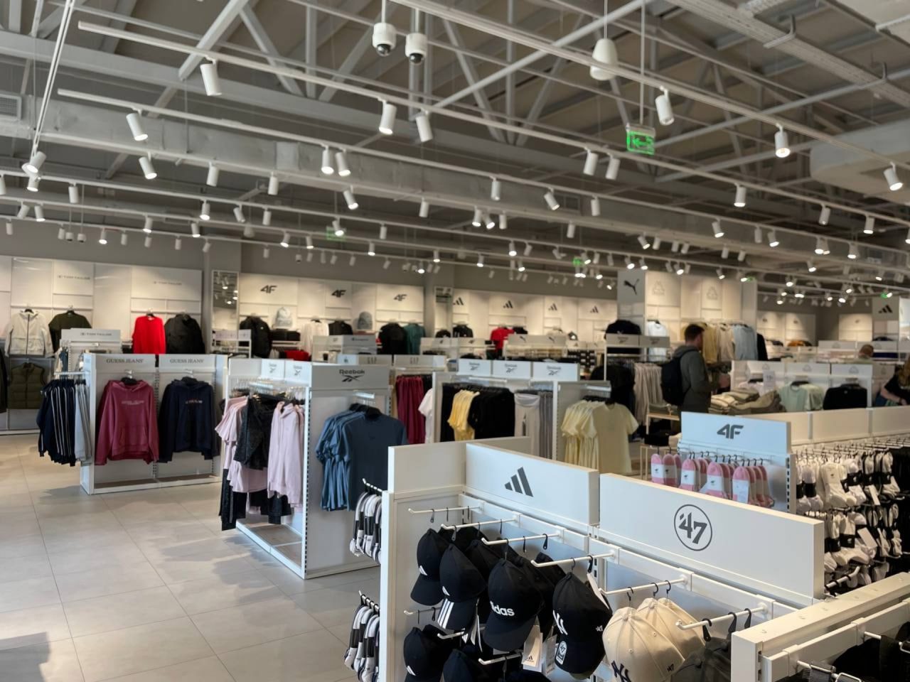 У Мукачеві відкрився перший на Закарпатті магазин WorldBox (фото) 4 worldbox 4 | 3