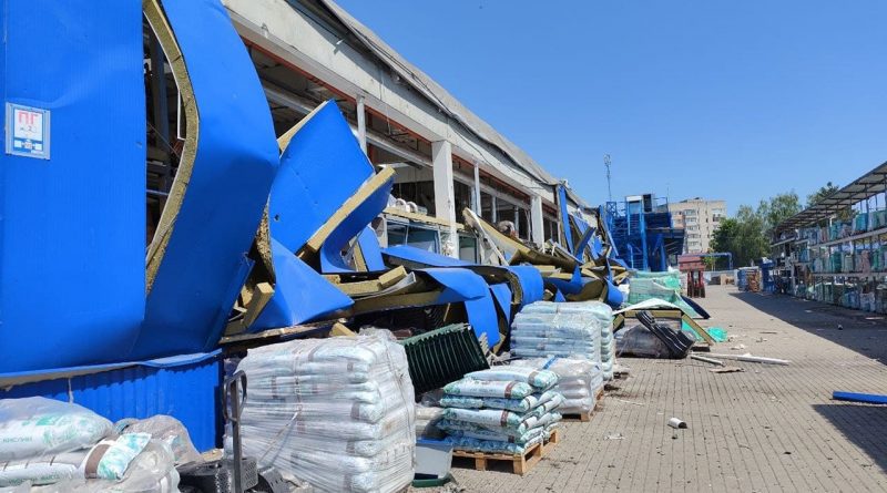 У Прилуках зазнав руйнувань ТЦ "Епіцентр" внаслідок атаки рф (фото) 1 epiczentr | 1