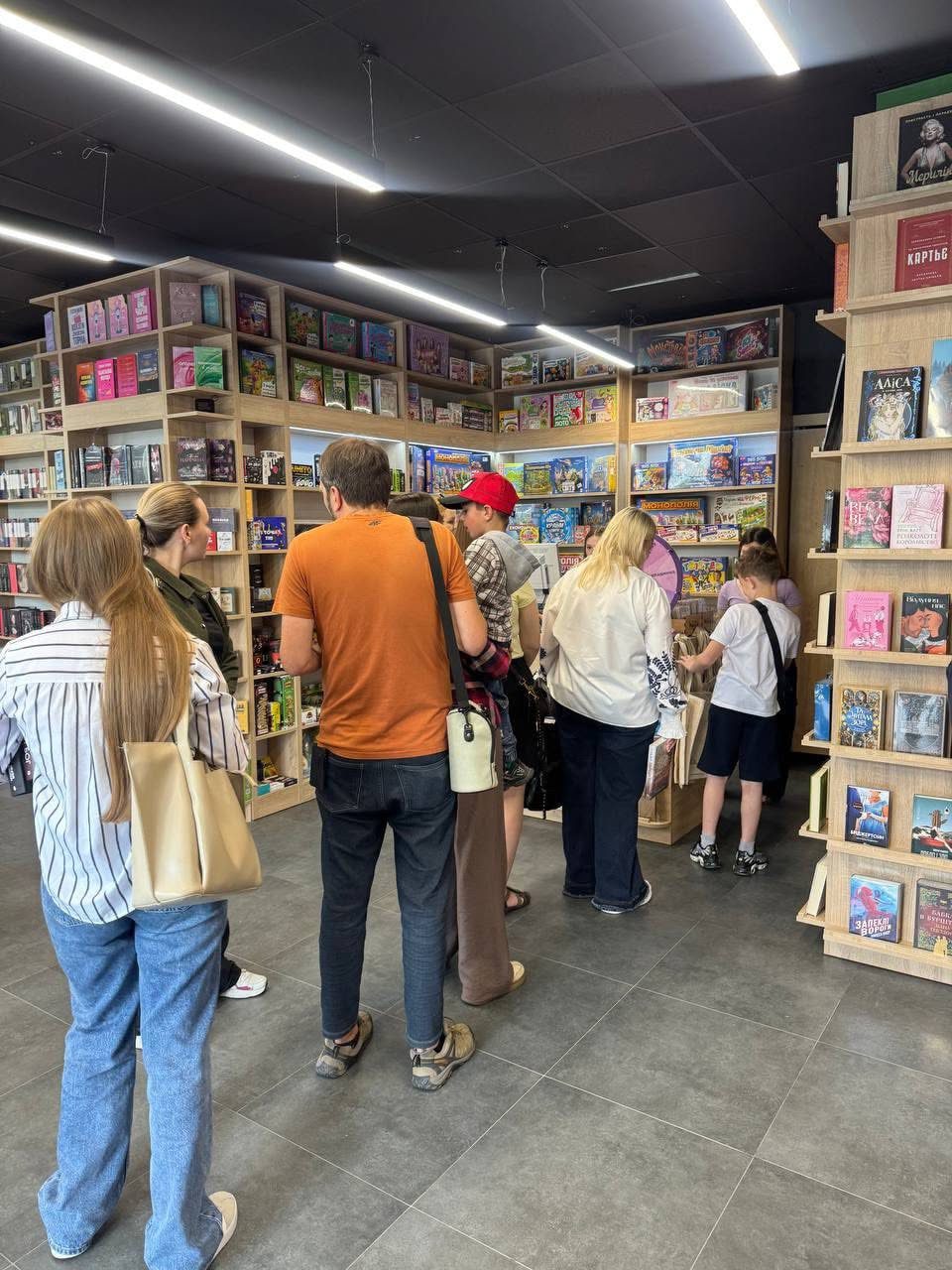 Мережа “Книголенд” відкрила першу флагманську книгарню у Вінниці (фото) 3 knygolend 2 | 2