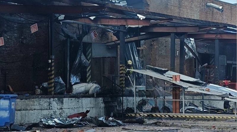 Російські дрони двічі вдарили по хабу “Нової пошти” на Сумщині 1 нова-пошта